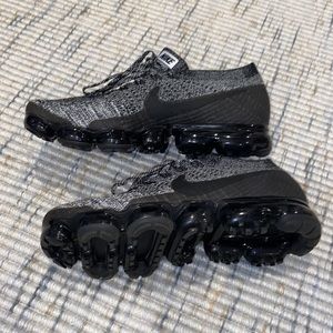 Men’s Nike VAPORMAX 9.5 NWOT